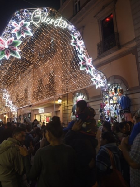 Enciende Gobernador magno espectáculo de luces para esta Navidad: “Querétaro se Ilumina”