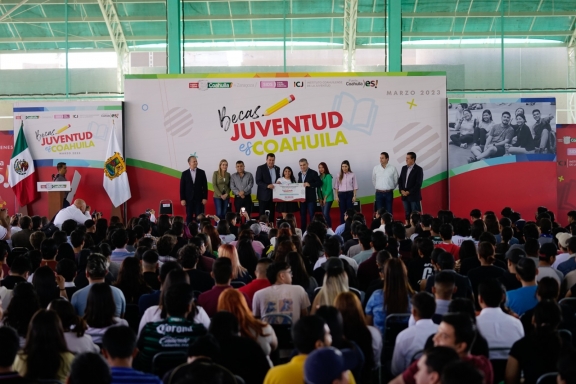 Entrega MARS becas universitarias Juventud-Es Coahuila