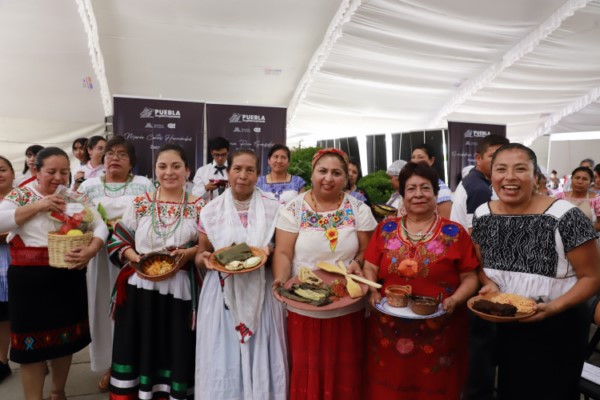 Inaugura gobierno estatal encuentro de Cocineras Tradicionales, patrimonio de Puebla