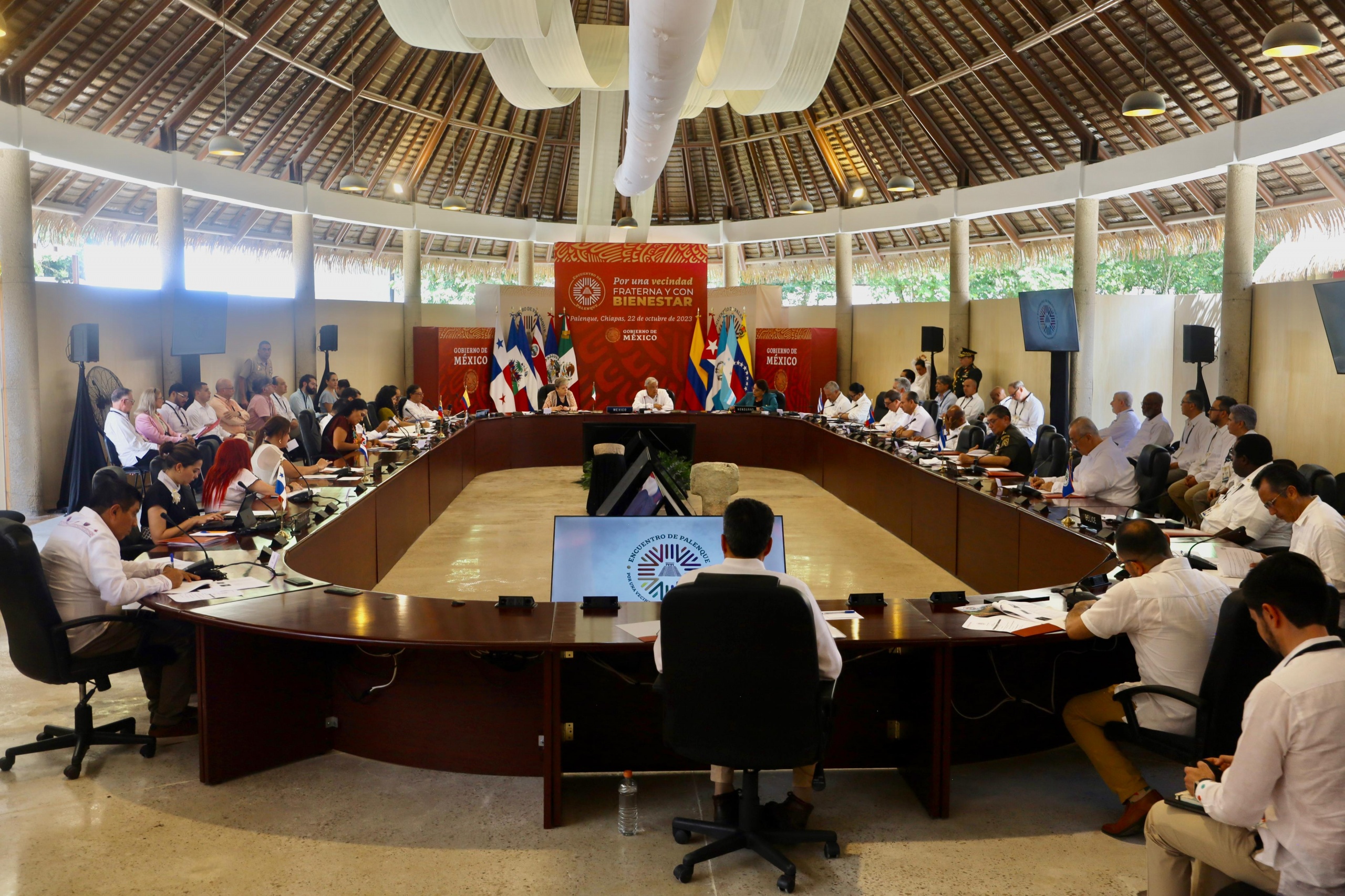 Presidente encabeza Encuentro de Palenque, por una vecindad fraterna y con bienestar; llama a sumar esfuerzos para atender migración