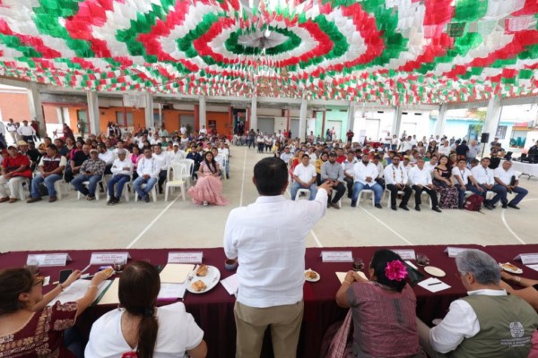 Convoca Jara Cruz a trabajar y mantener diálogo abierto en Matías Romero