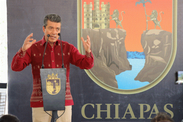 Rutilio Escandón da banderazo de inicio de reconstrucción del camino La Concordia-Chicomuselo