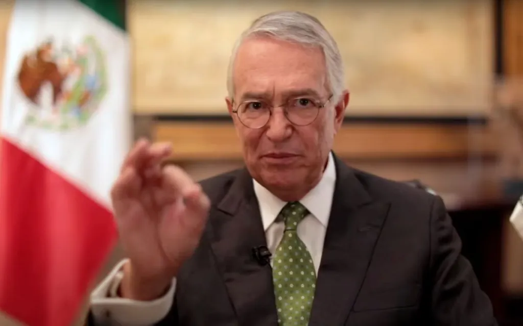 SE LANZA SALINAS PLIEGO CONTRA AMLO
