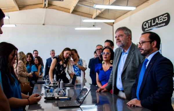 Instalan laboratorio de Ciencia y Tecnología en la Escuela Secundaria Técnica No. 57 de Chihuahua