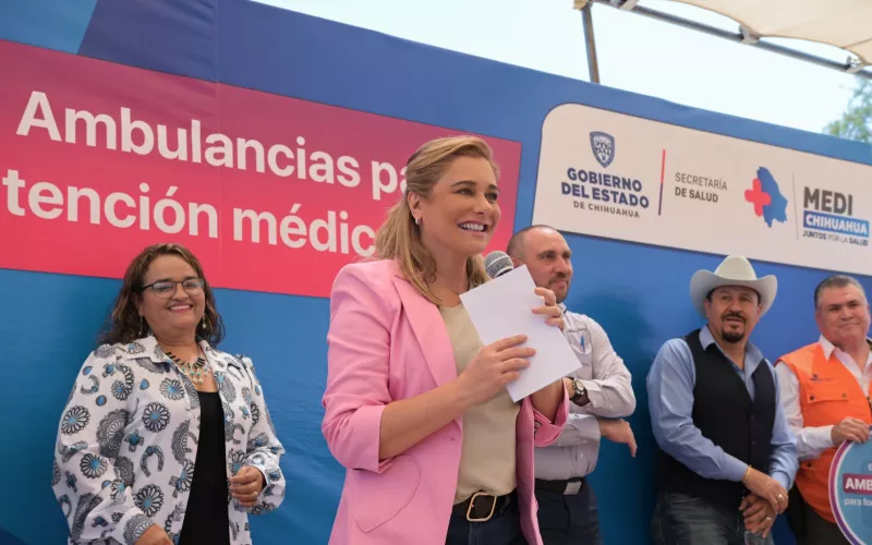 Refuerza Maru Campos atención médica en el estado con 23 nuevas ambulancias