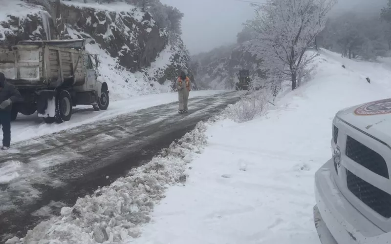 Exhorta Gobierno del Estado a extremar precauciones ante congelamiento de carreteras y calles