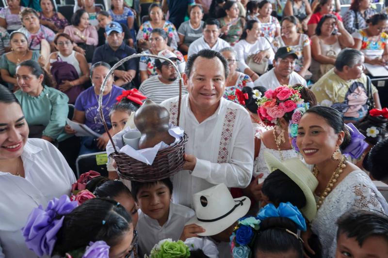 Comienza en Yucatán entrega de tarjetas FAISPIAM para combatir rezago social