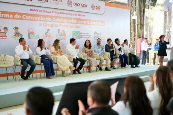 Fortalece Oaxaca atención a grupos prioritarios con firma de convenio entre DIF estatal y municipios