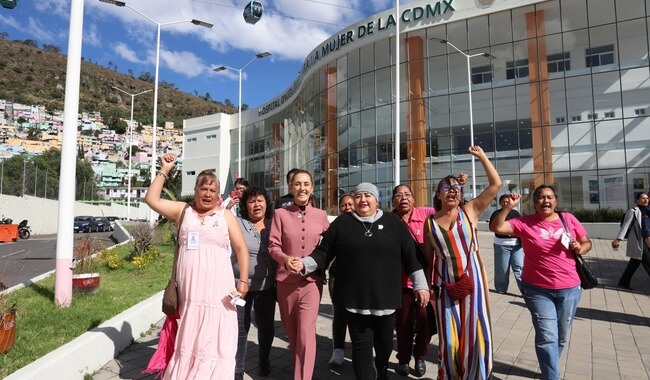 Presidenta Claudia Sheinbaum Pardo visita el Hospital Oncológico para la Mujer de la Ciudad de México del IMSS Bienestar