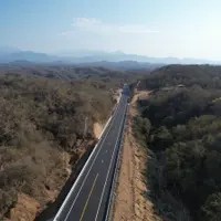 POCHUTLA–HUATULCO: CONTINÚA MODERNIZACIÓN DE LA CARRETERA FEDERAL 200; PENDIENTE CONOCER NUEVOS AVANCES