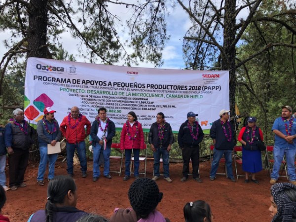 inauguración de la olla de agua en la localidad de Cañada de Hielo