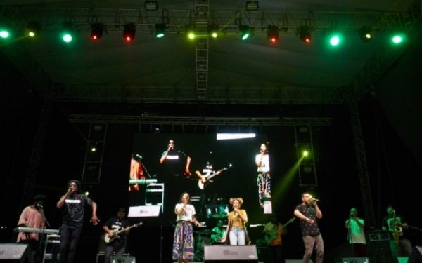 acuda hoy al Concierto de Rock “Avanzada Sinfónica”, en el que Camerata de Coahuila compartirá escenario con Kinky,