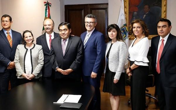 Gobierno innovador, transparente y digital, ofrece Miguel Barbosa