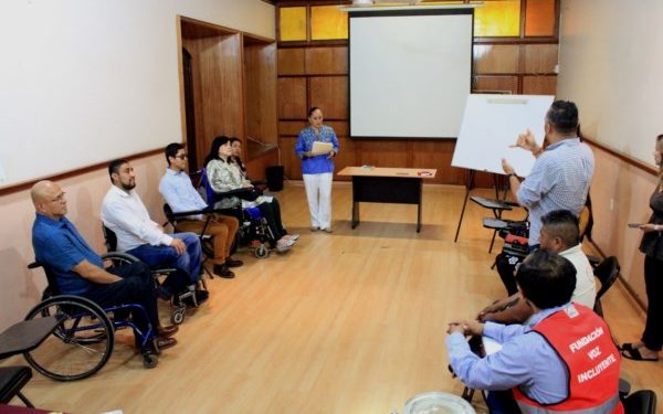 Vincula Ayuntamiento de Oaxaca de Juárez a personas con discapacidad con fuentes laborales