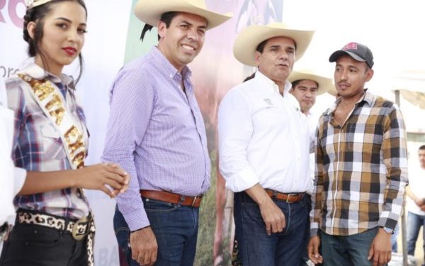 Fortaleceremos la ganadería en Huetamo: Gobernador