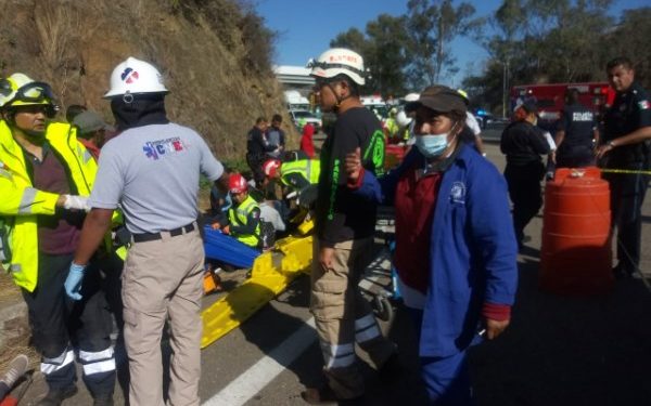 accidente del autobús en la carretera federal 135