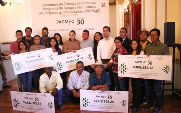 l Programa de Apoyo a las Culturas Municipales y Comunitarias (PACMyC), beneficiando 84 proyectos culturales.