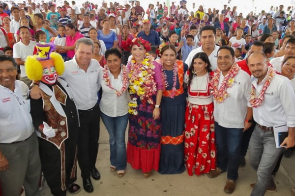 "Capacitar a nuestras mujeres que participan en la elaboración de alimentos en las cocinas comunitarias,