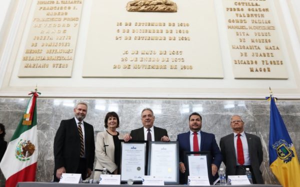“Estos certificados que hoy recibimos son la respuesta a nuestros detractores