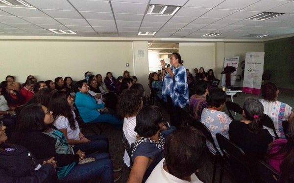 Imparten ponencia “Por Nosotras, Que Nos Queremos Tanto”, para el empoderamiento de servidoras públicas