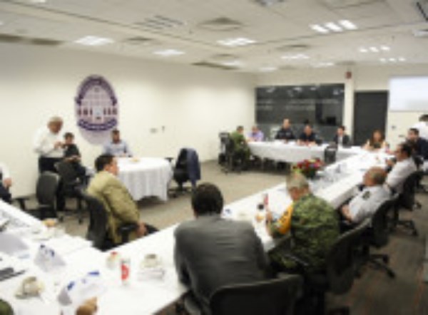 reforzar las acciones en materia de seguridad para lograr el bienestar de los ciudadanos.