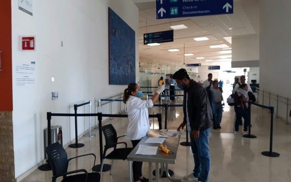medidas  de prevención en el Aeropuerto Internacional de Oaxaca para evitar el contagio y propagación del Coronavirus COVID-19.
