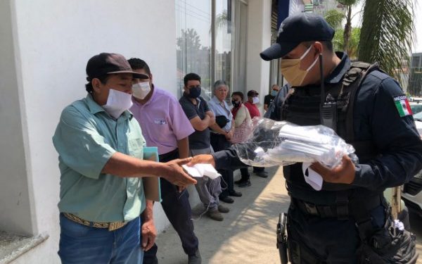 concientizar a la ciudadanía a mantener su “Sana Distancia”; así como, invitarlos a quedarse en sus hogares.