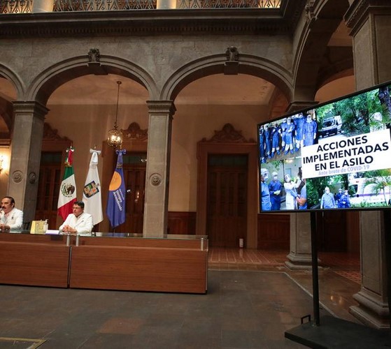 al ser una población de alto riesgo se decidió trasladar a los pacientes a hospitales de la localidad para monitorearlos de manera más estrecha y atender de manera inmediata cualquier complicación que pudiera presentarse en su salud.