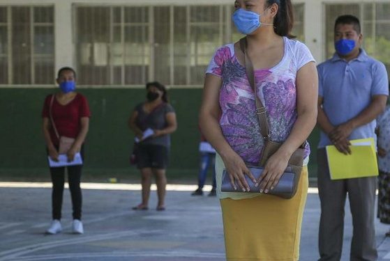 Se beneficia a 385 estudiantes de primaria y secundaria con un apoyo único de 1,500 pesos.