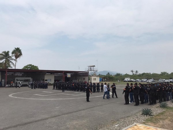 garantizar la seguridad en la zona, privilegiando el diálogo y el pleno respeto a los derechos humanos