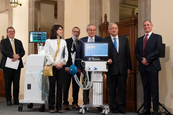 presentó dos modelos de ventilador para respiración asistida desarrollados en México