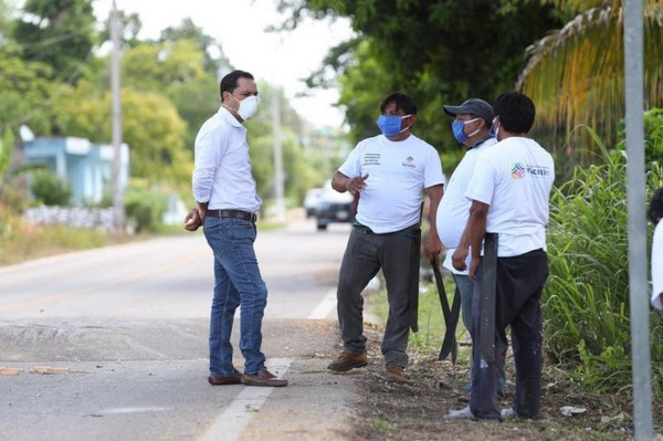 Chikindzonot y Tekom, el Gobernador también dio seguimiento a la entrega de apoyos emergentes del Fonden.