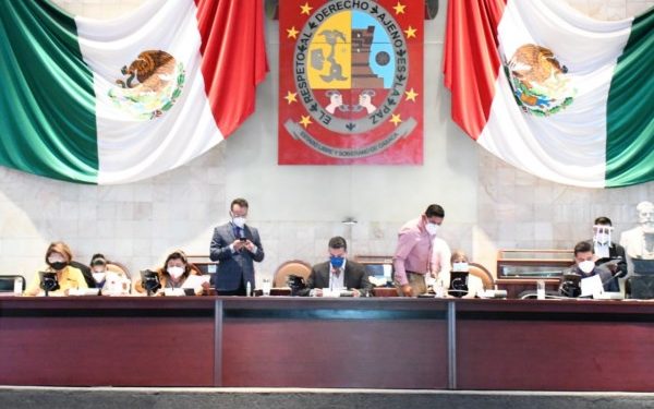          Demanda reducir recursos a comunicación social, servicios de traslado y de arrendamiento.