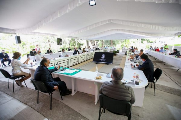 *Atención permanente a tema Educativo y de Salud