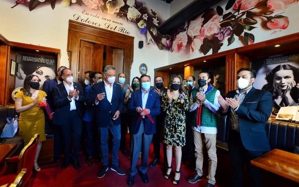 la nueva Universidad CANIRAC que operará de manera virtual.