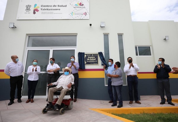 Inaugura Gobernador Centro de Salud de Tziritzícuaro