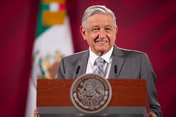 que pueda ser juzgado por cualquier delito, no solo por traición a la patria.