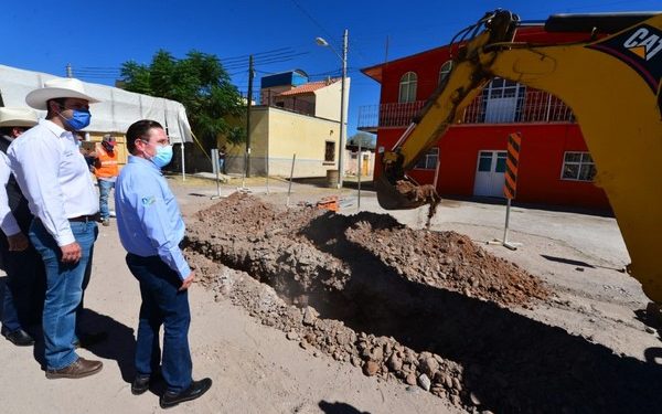Lleva Aispuro, pisos firmes, pavimentación y mejores caminos a Santiago Papasquiaro