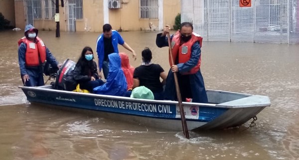 l Frente Frío 9 y la onda tropical 43 seguirán provocando lluvias intensas
