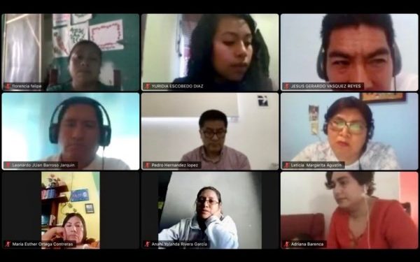 más de 300 maestras y maestros que participaron en la capacitación