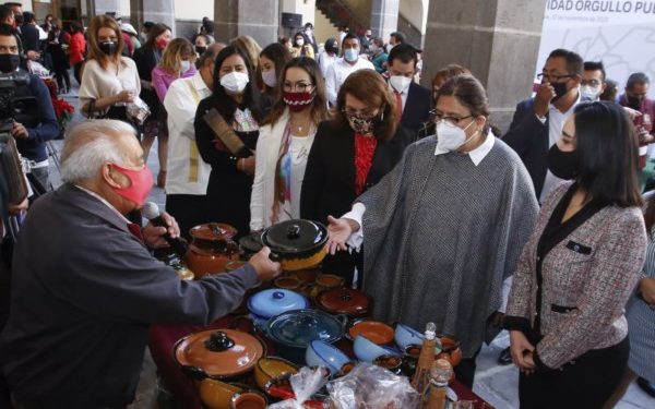 la economía regional y apoyar a productores y artesanos que resultaron afectados por la pandemia