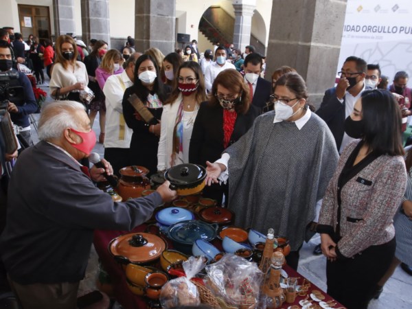 la economía regional y apoyar a productores y artesanos que resultaron afectados por la pandemia