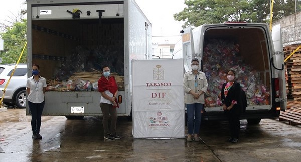 paquetes de alimentos y víveres a zonas afectadas de Jonuta, Centla, Macuspana, Nacajuca, Centro y Cunduacán