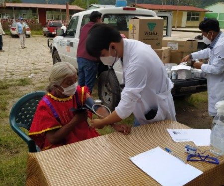 , otorgaron atención médica y social a habitantes de Tierra Blanca