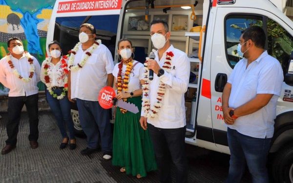 ·         El Gobernador y la Presidenta del Sistema DIF Oaxaca realizaron la entrega de diversos apoyos