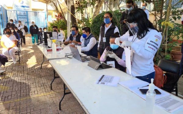 Se protegerá a 19 mil 500 trabajadores de Salud de todas las áreas