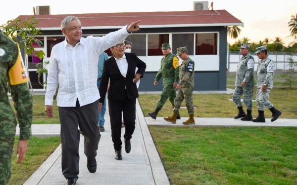 inaugurar instalaciones de la Guardia Nacional, en Tecomán, Colima.