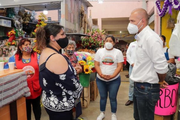 Nombramiento del DIFusor Estatal de los Derechos de las Niñas, Niños y Adolescentes 2021-2022. Luna de Jade Bernal, joven de 16 años, residente del municipio de Magdalena Tequisistlán,