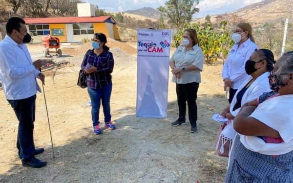 , llevaron a cabo una reunión virtual con las y los directores de los planteles y el Comité de Padres de Familia de estas instituciones.