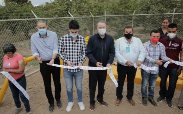 -El gobernador del estado inauguró estas obras por más de 8.3 millones de pesos en San Pedro y Río Viejo.